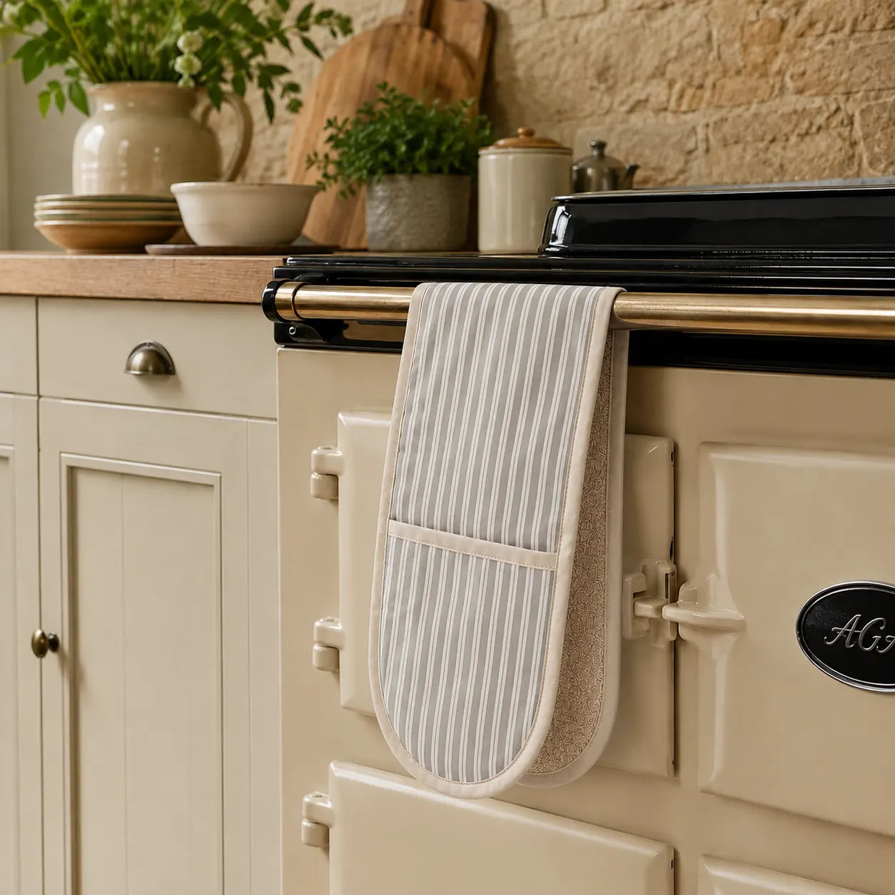 Sam Wilson Sage Green Heritage Stripe Oven Gloves