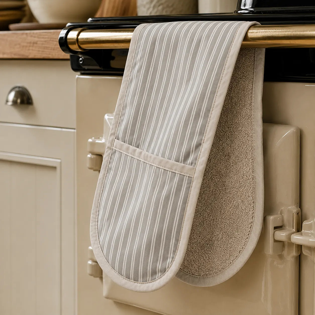 Sam Wilson Sage Green Heritage Stripe Oven Gloves