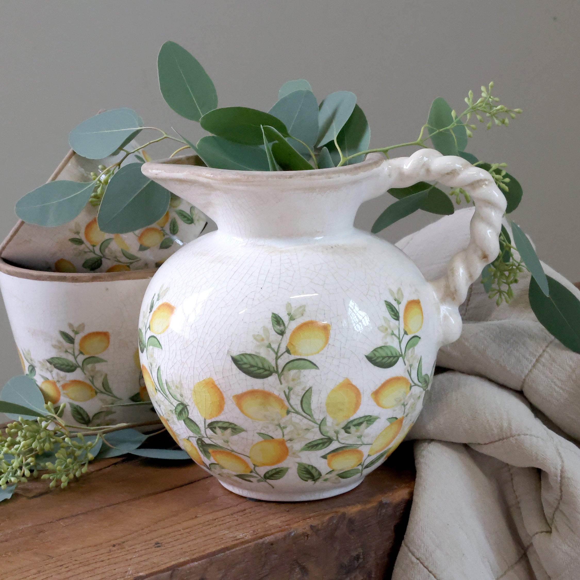 Limon Jug