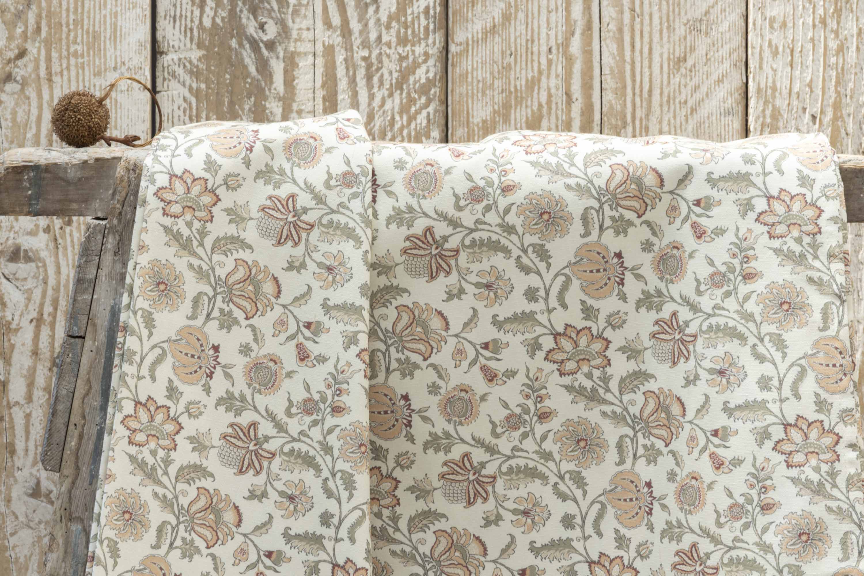 Suzie Tablecloth