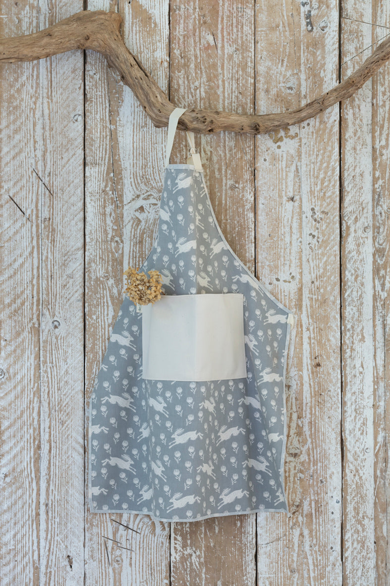 Sam Wilson Running Hare Grey Pattern Apron